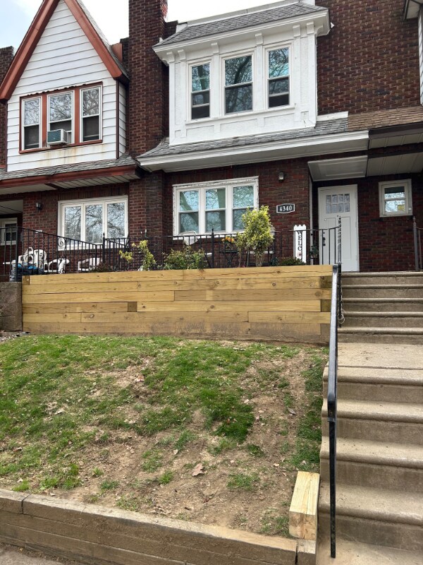 Building Photo - 4340 Teesdale St