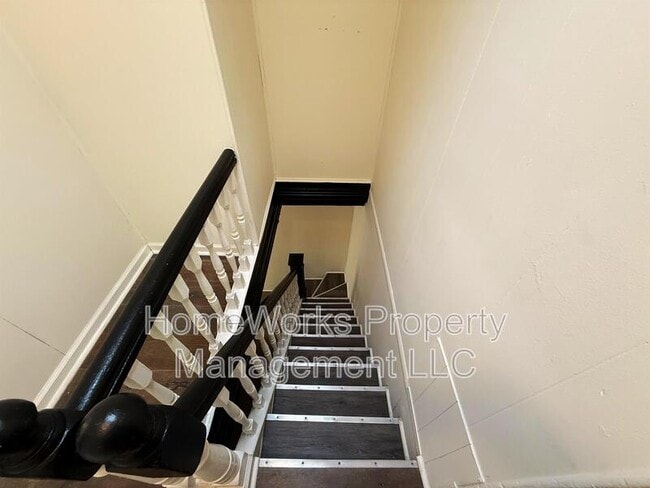 Building Photo - 2827 Woodbrook Ave