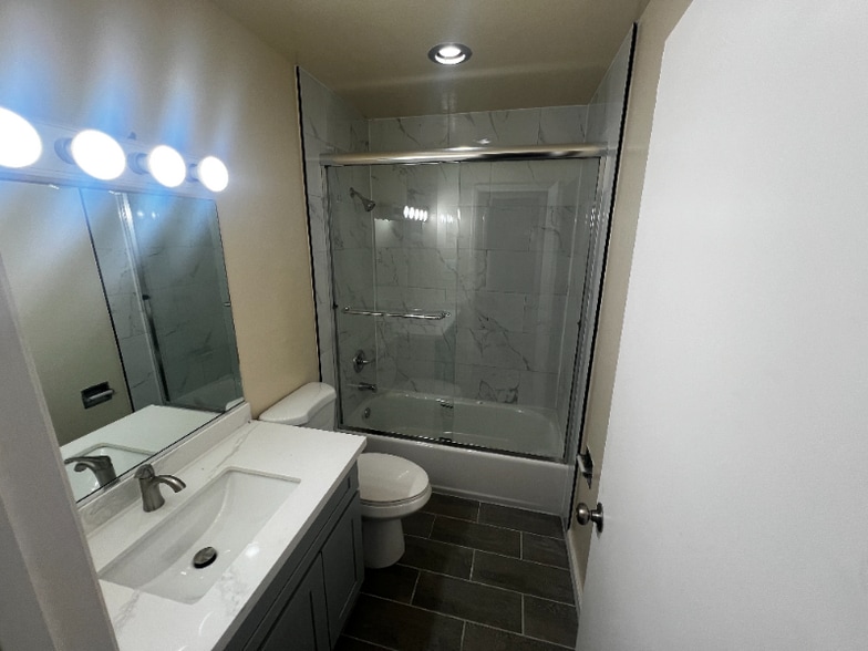 Building Photo - 269 Junction Ave