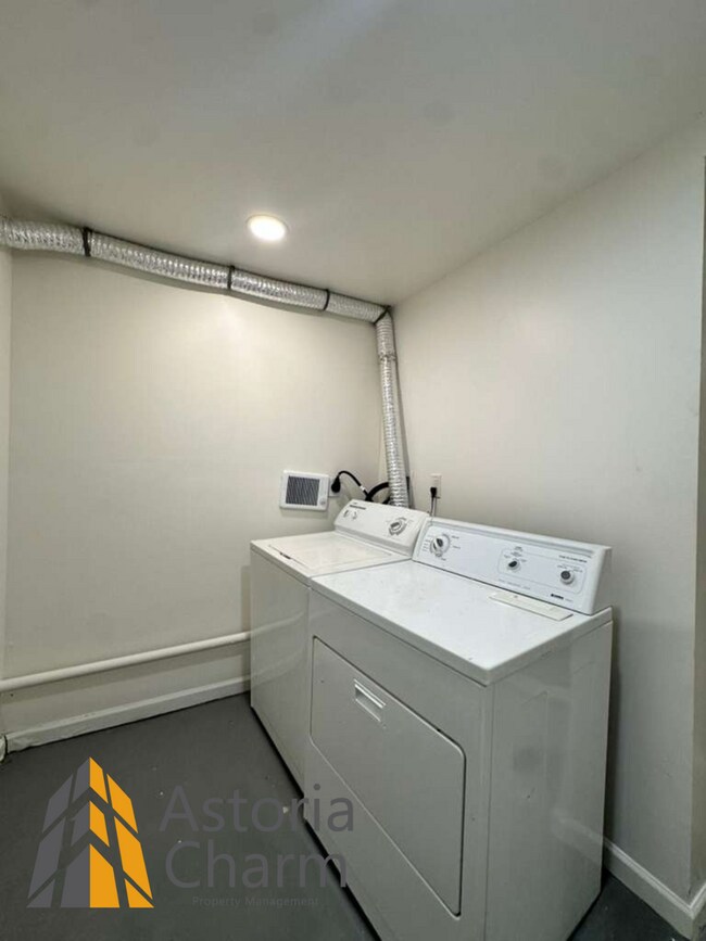 Building Photo - 3 Bedroom Plus Two Dens with Finished Basement on Harford Road