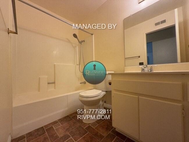 Building Photo - Spacious 2-Bedroom Home in Desirable Riverside Cul-de-Sac Near UCR!