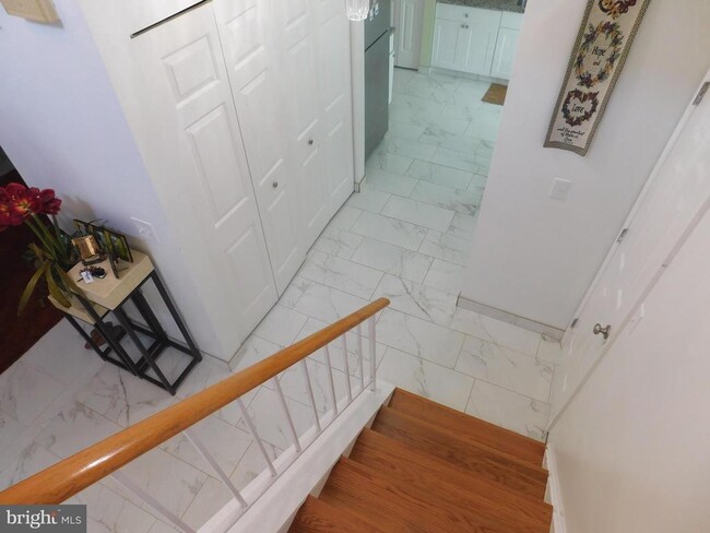 Building Photo - 10483 Campus Way S