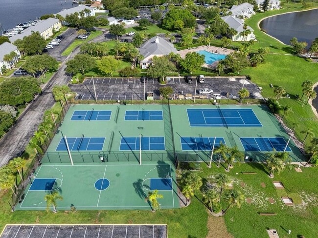 Building Photo - 5110 Coquina Key Dr SE