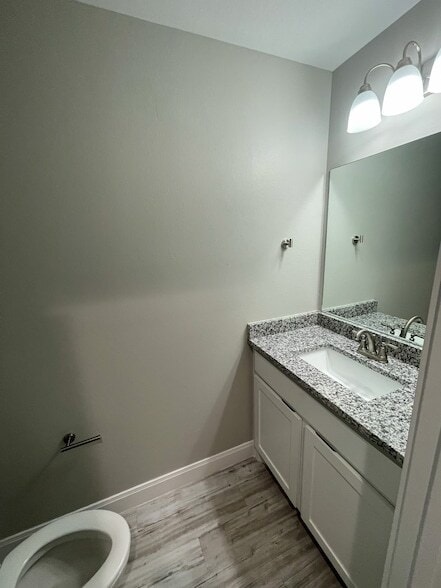 Building Photo - 2624 S Fannin Ave