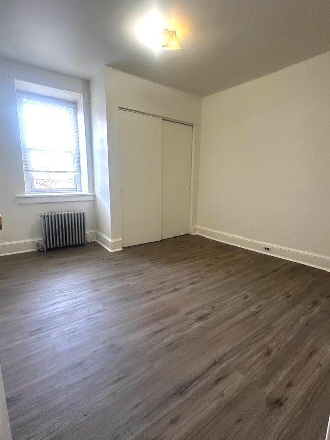 Building Photo - 381 W Ridge Pike