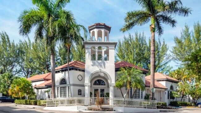 Building Photo - 19680 E Country Club Dr