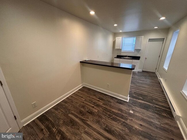 Building Photo - 2324 N Lambert St