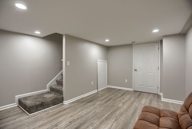 Building Photo - 1207 Anglesea St