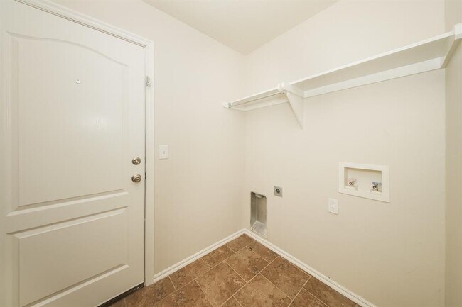 Building Photo - 4601 Wagner Lake Dr