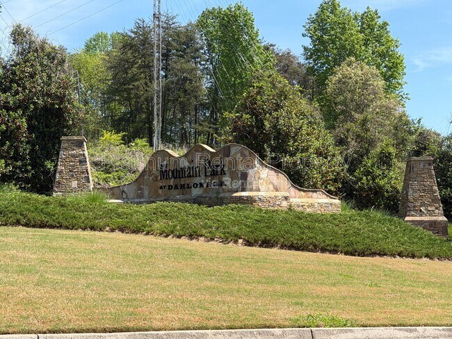 Building Photo - 54 Rustin Rdg