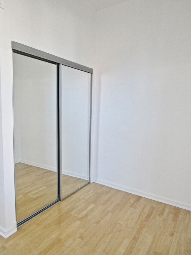 Building Photo - Cozy 1 Bed / 1 Bath - River West