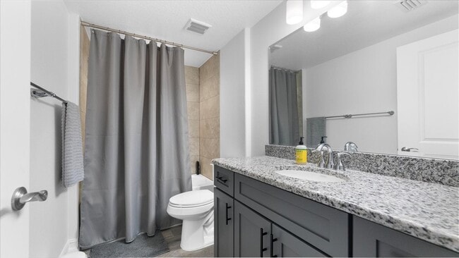 Building Photo - 1825 Riverside Dr