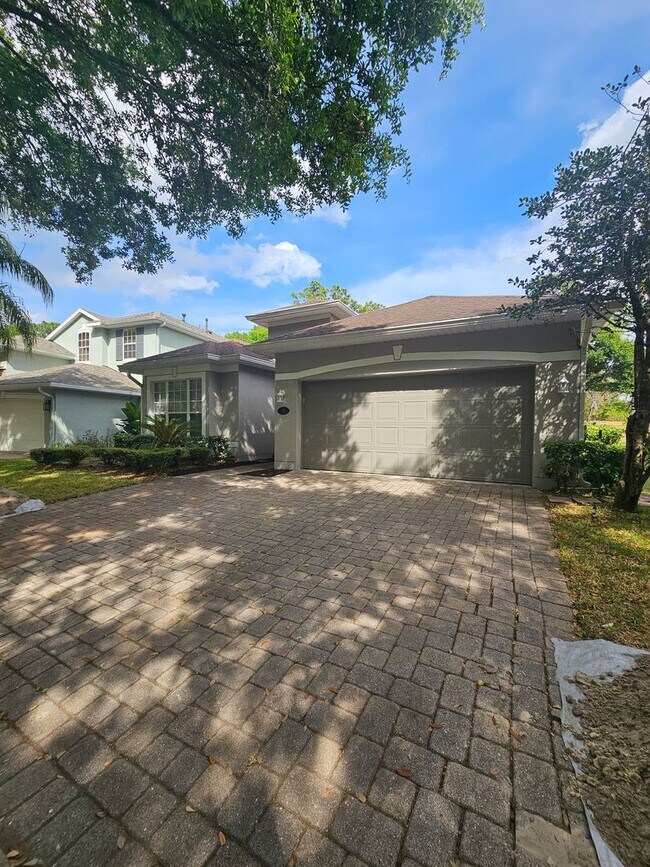 Building Photo - Victoria Park 3 Bedroom Home in Deland