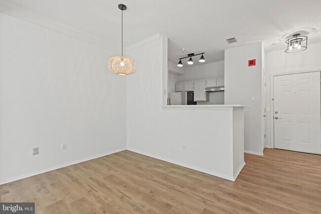 Building Photo - 1530 Spring Gate Dr.