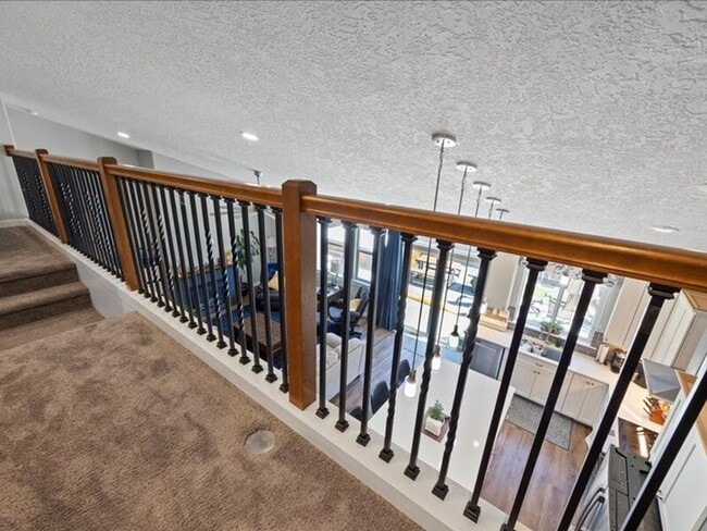 Building Photo - 617 Esperanza Ct