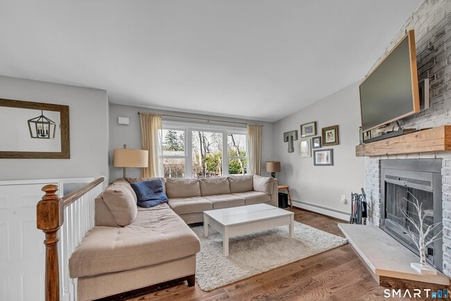 Building Photo - 10 Grove Pl