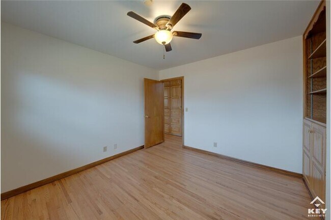 Building Photo - 6402 E 11th St N