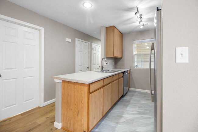 Building Photo - 1504 Cornerstone Ct