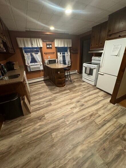 Kitchen - 54 Allen St