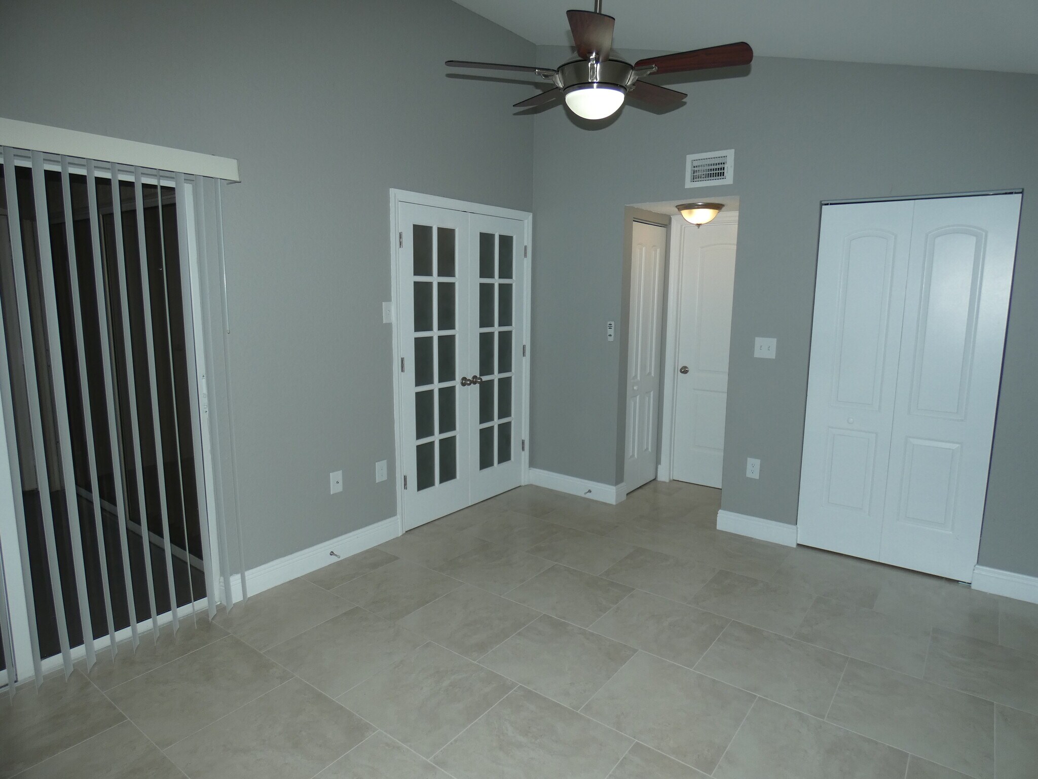 Building Photo - 2851 N Oakland Forest Dr