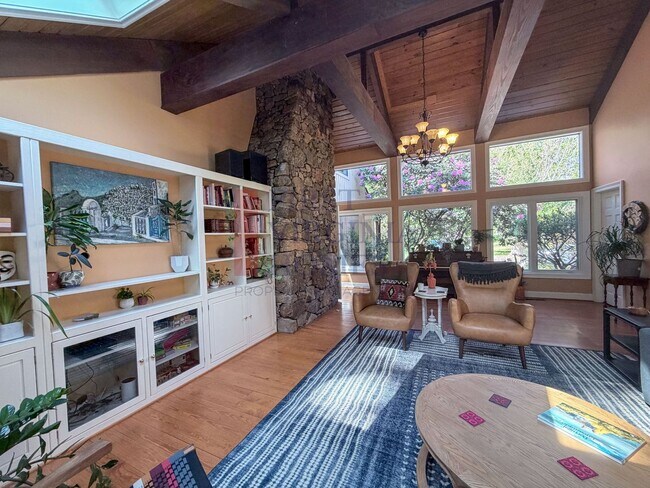 Building Photo - Furnished 4Bedroom/3.5 Bath Home in Ivy