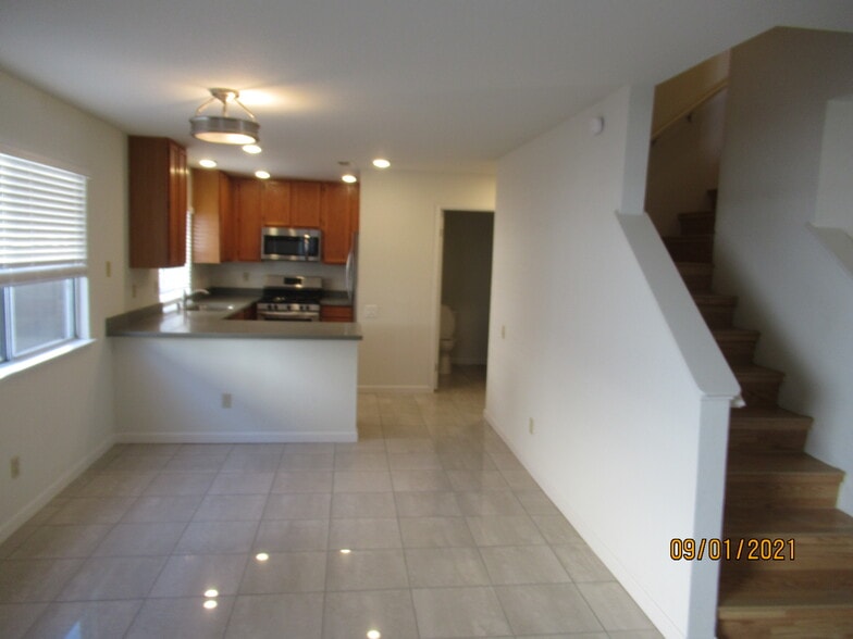 Building Photo - 614 Barbara Way