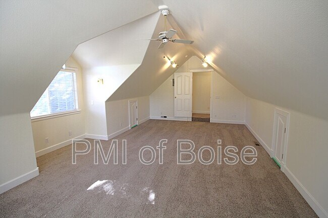 Building Photo - 85 S Linder Rd