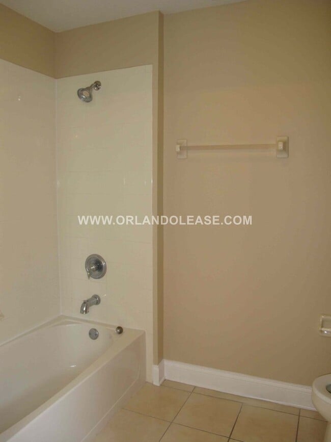 Building Photo - Spacious 4 Bed / 3.5 Bath Home in Gated Toscana