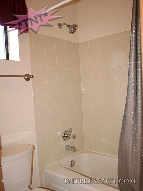 Building Photo - Pine Creek Estates Townhome