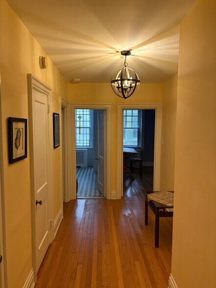 Building Photo - 4637 Pine St