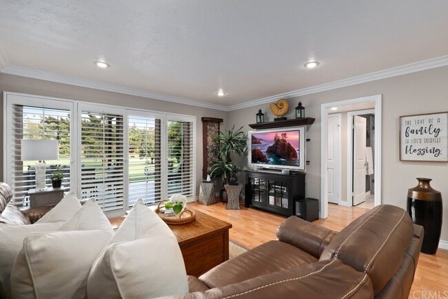 Building Photo - 31556 W Nine Dr