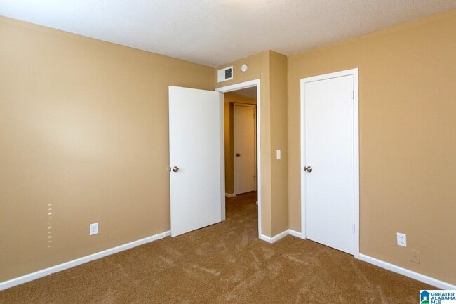 Building Photo - 119 20th Ct E