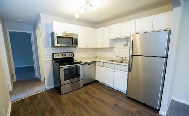 Building Photo - 480-482 Pedretti Ave