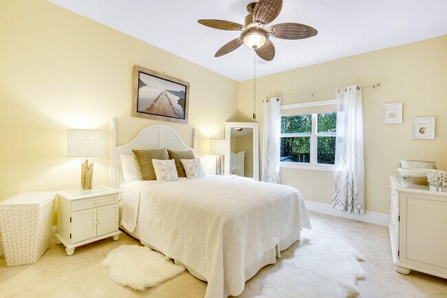 Building Photo - 3001 Jasmine Ct