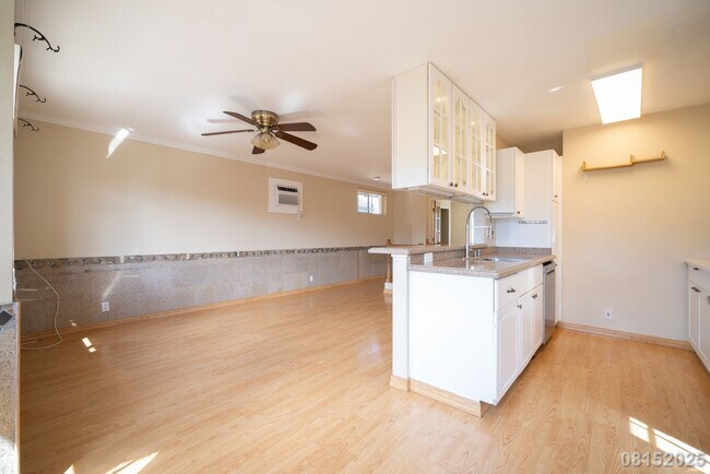 Building Photo - $3800 /3 Bed / 2 Bath / 3 Parking in Ewa B...