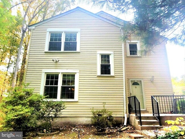 Building Photo - 9446 Cloverdale Ct