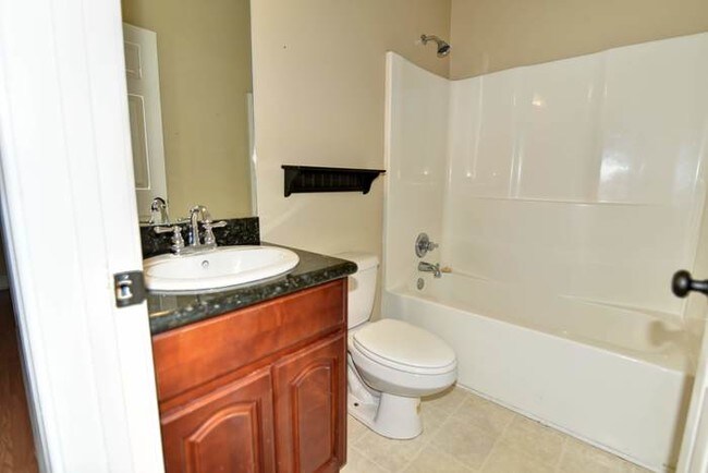 Building Photo - 719 42nd Ave