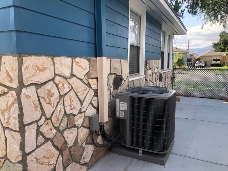 Building Photo - 10828 Montecito Dr