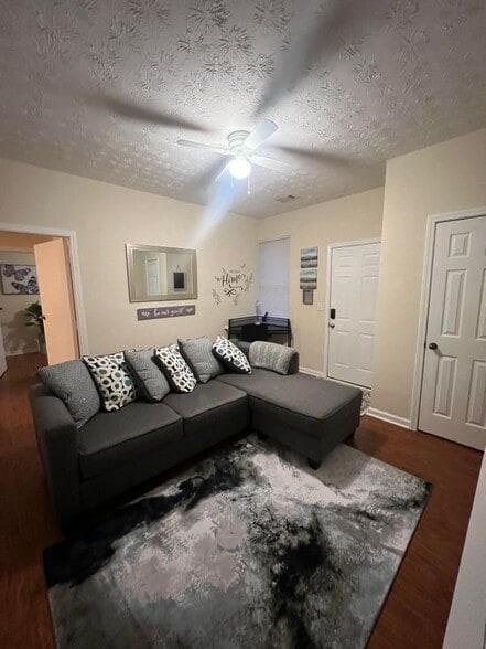 Building Photo - 4030 Hill Station Ct