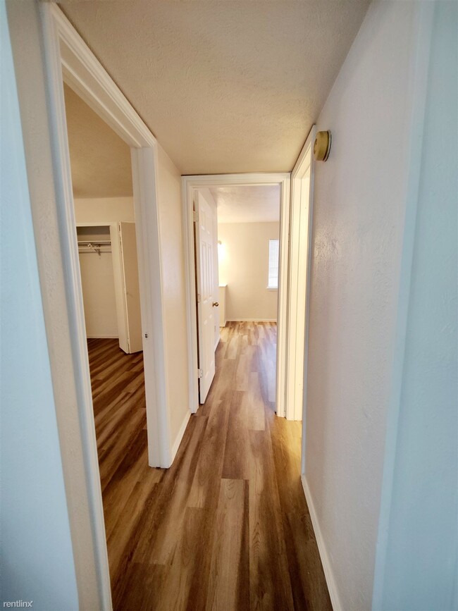 Building Photo - 2 br, 1 bath Duplex - 624 West Warrior Trail