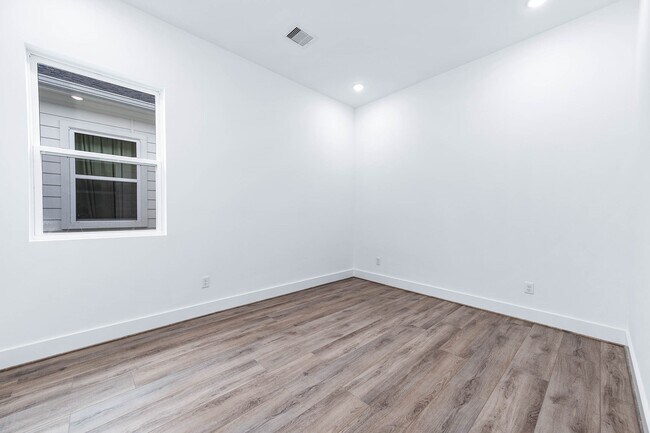 Building Photo - 3509 McIlhenny St