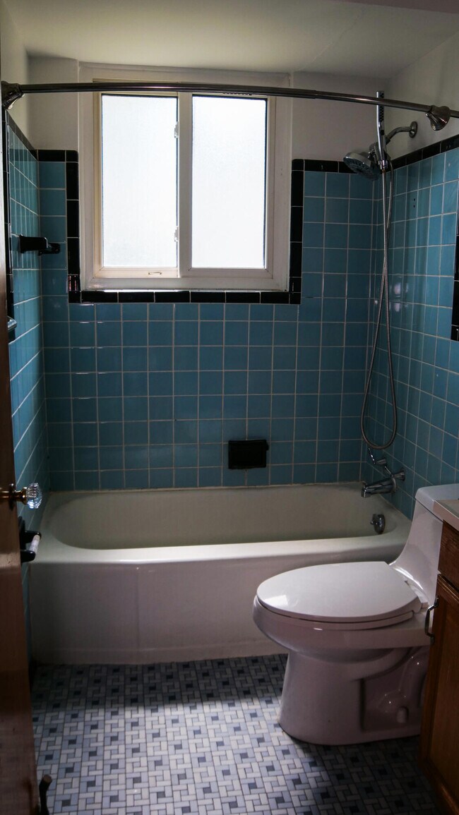 Building Photo - 6720 Braun