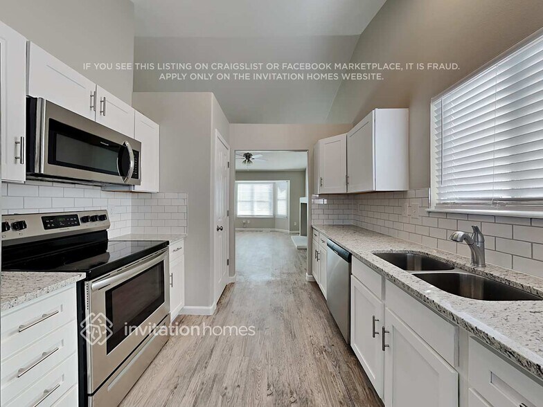 Building Photo - 759 Memory Ln