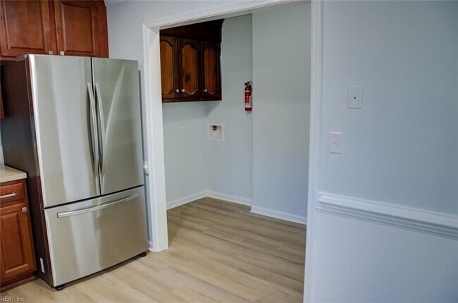 Building Photo - 5686 Rivermill Cir