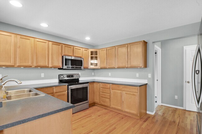 Building Photo - Beautiful home with 4 bedrooms, 2 1/2 bathrooms, 3-car garage in cul-de-sac available for $2,350