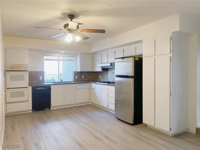 Building Photo - 6802 Bonillo Dr