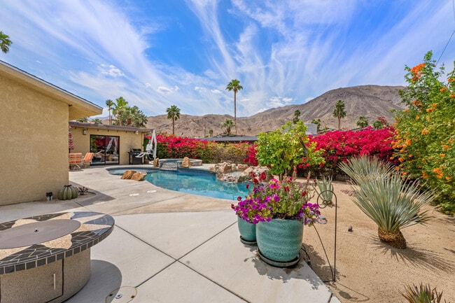 Building Photo - 72596 Beavertail St