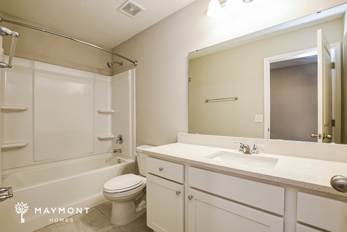 Building Photo - 2681 Island Pond Dr