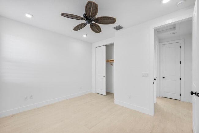Building Photo - 15763 Longboat Key Dr