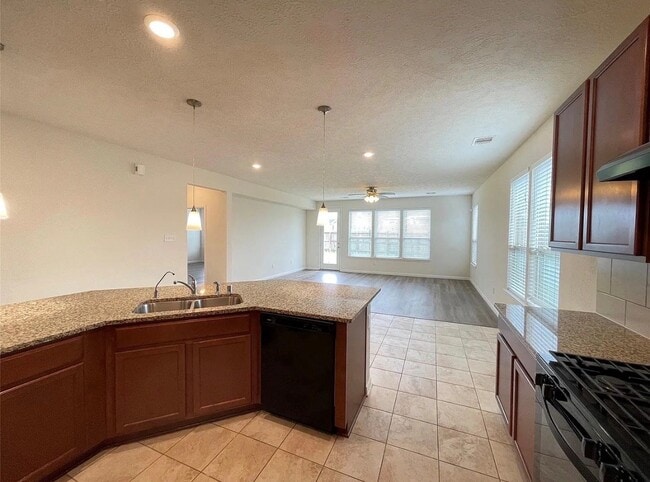 Building Photo - 28519 Willow Orchard Ln